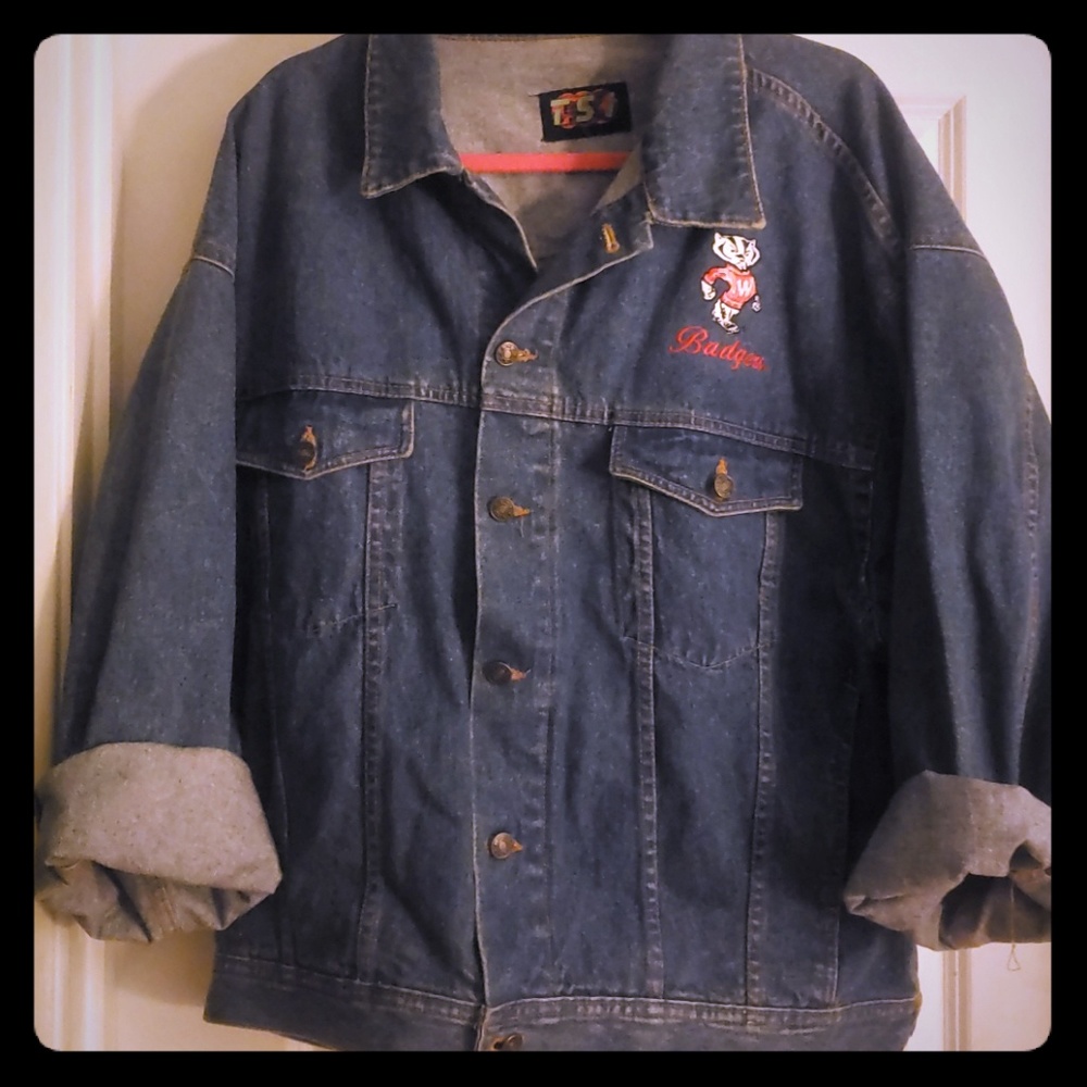 VINTAGE 90's WISCONSIN BADGERS DENIM jean jacket